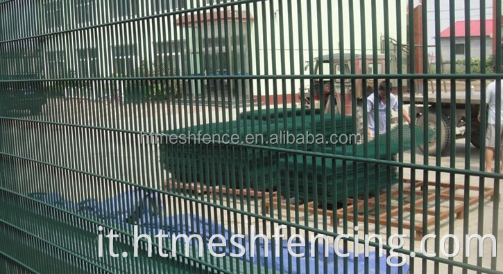 Sicurezza anti-climb rivestita in polvere 358 Fence 12,7 * 76,2mm * 2,1m (h) con 60 * 80 * 2mm Post